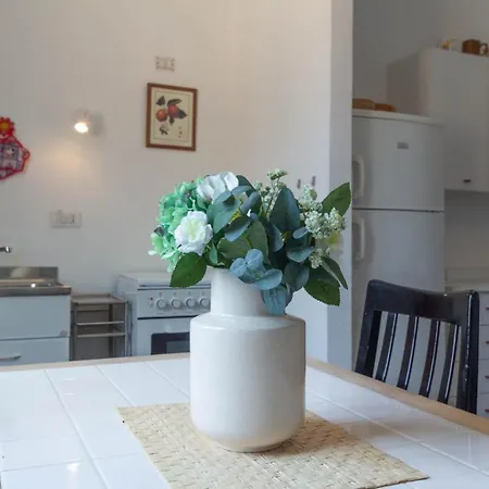 Mamma Ciccia - Confalonieri アパート マンデッロ・デル・ラーリオ